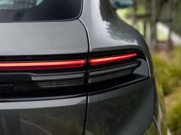 PORSCHE Macan 4 EV 100KW 22 RS AIR MATRIX PANO ENTRY 18W