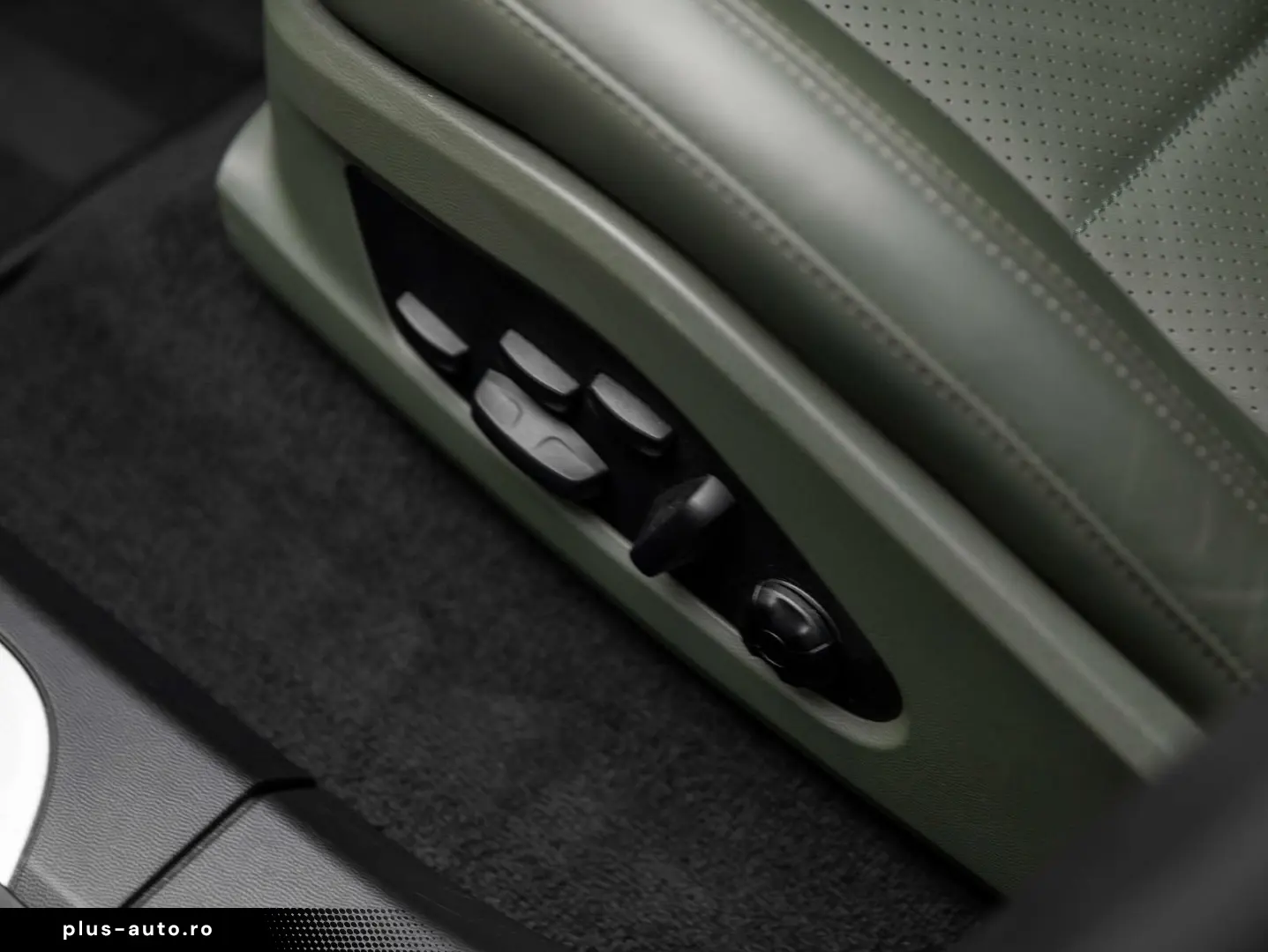 PORSCHE Macan 4 EV 100KW 22 RS AIR MATRIX PANO ENTRY 18W