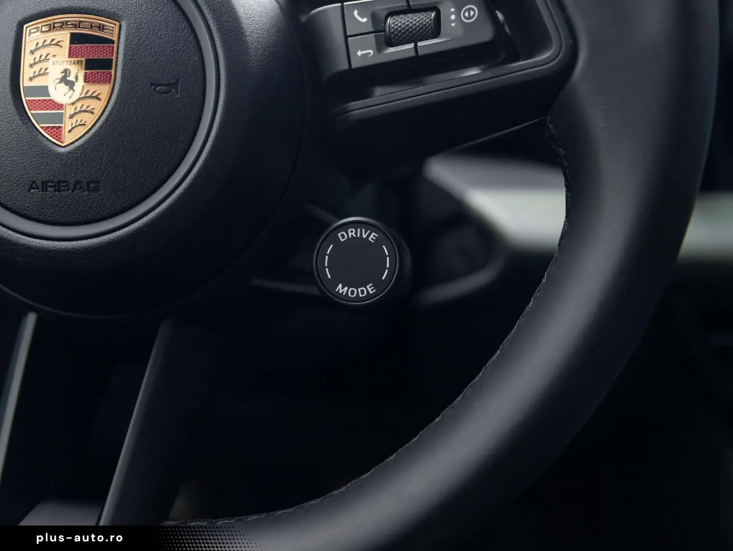 PORSCHE Macan 4 EV 100KW 22 RS AIR MATRIX PANO ENTRY 18W