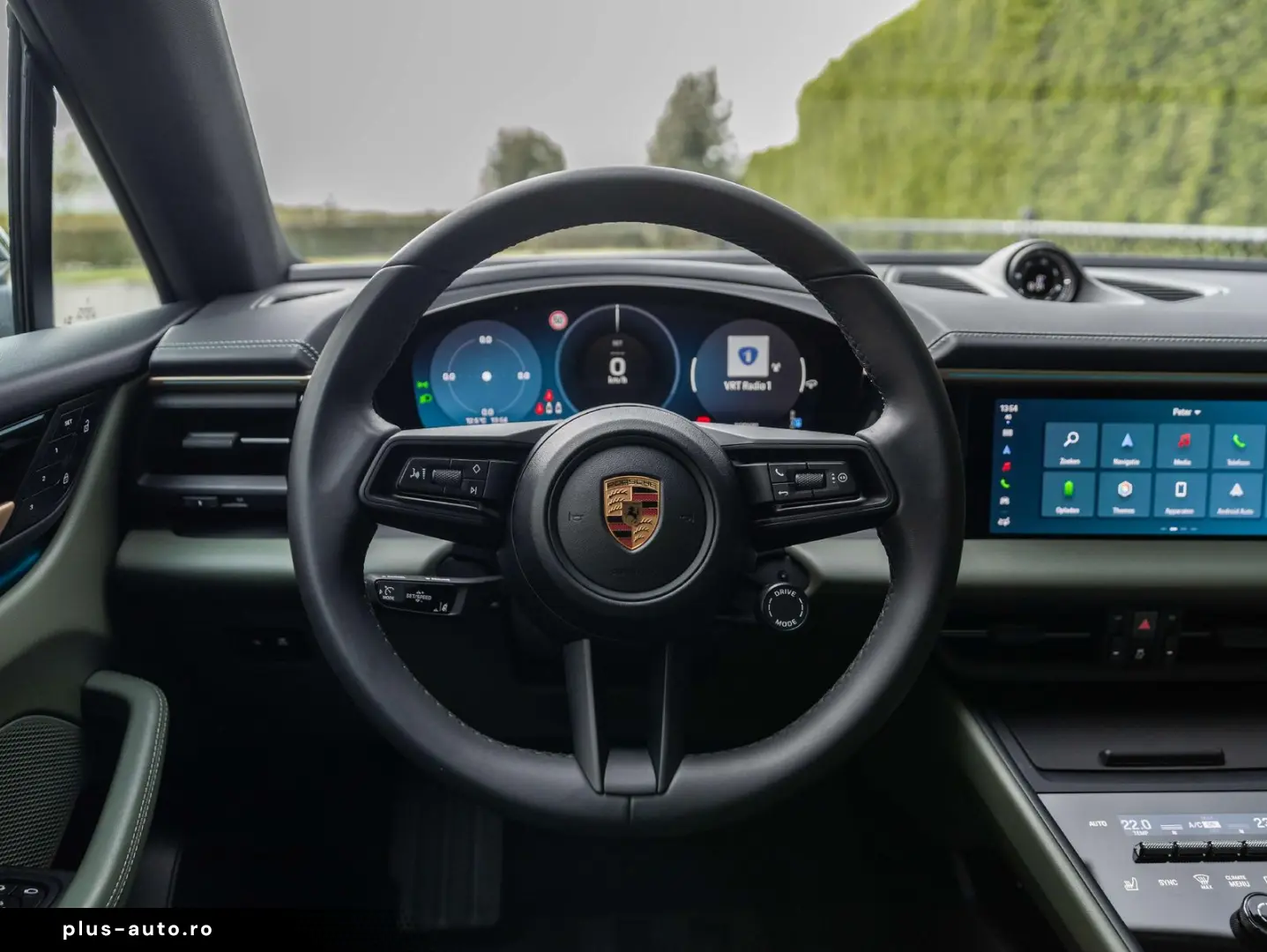 PORSCHE Macan 4 EV 100KW 22 RS AIR MATRIX PANO ENTRY 18W