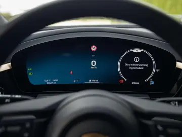 PORSCHE Macan 4 EV 100KW 22 RS AIR MATRIX PANO ENTRY 18W