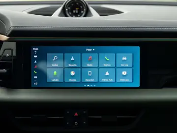 PORSCHE Macan 4 EV 100KW 22 RS AIR MATRIX PANO ENTRY 18W