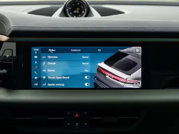 PORSCHE Macan 4 EV 100KW 22 RS AIR MATRIX PANO ENTRY 18W