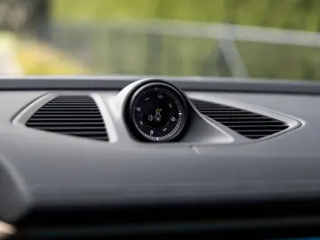 PORSCHE Macan 4 EV 100KW 22 RS AIR MATRIX PANO ENTRY 18W