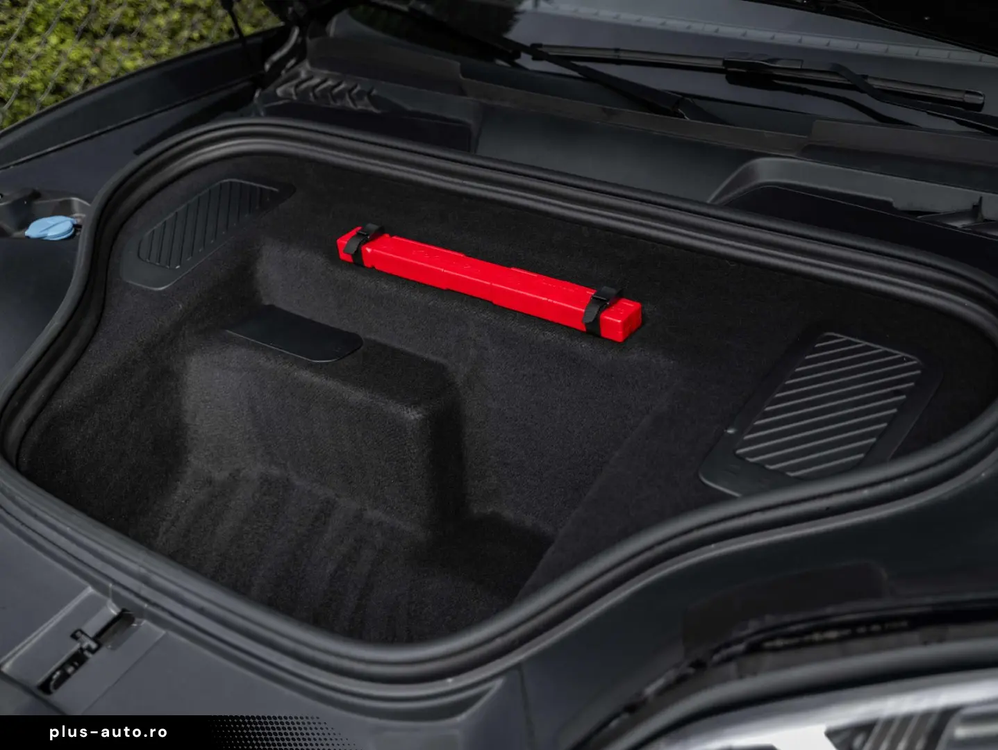 PORSCHE Macan 4 EV 100KW 22 RS AIR MATRIX PANO ENTRY 18W