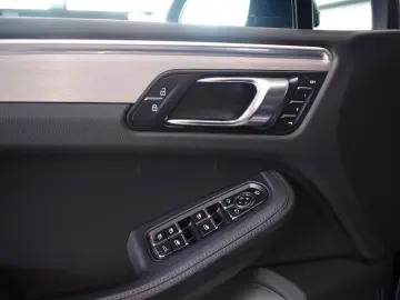 PORSCHE Macan Turbo    Sportabgasanlage   Chrono Paket