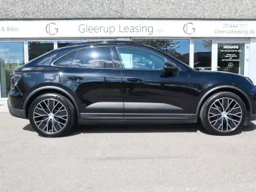 PORSCHE Macan Electric 4 PANO ACC SPORT CHRONO 18WAYSEAT