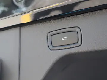 PORSCHE Macan Electric 4 PANO ACC SPORT CHRONO 18WAYSEAT