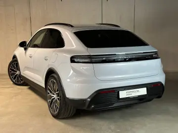 PORSCHE Macan 4   Luftfederung   LED-Matrix   AHK