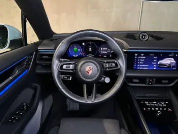PORSCHE Macan 4   Luftfederung   LED-Matrix   AHK
