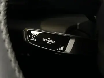 PORSCHE Macan 4   Luftfederung   LED-Matrix   AHK