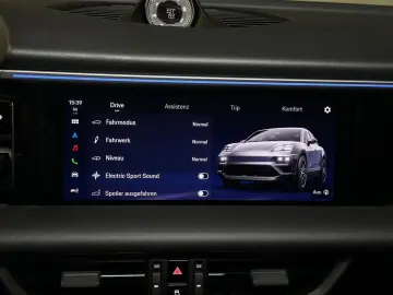 PORSCHE Macan 4   Luftfederung   LED-Matrix   AHK