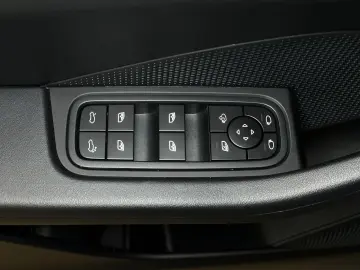 PORSCHE Macan 4   Luftfederung   LED-Matrix   AHK