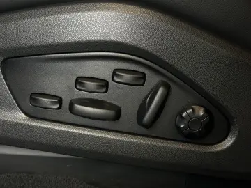 PORSCHE Macan 4   Luftfederung   LED-Matrix   AHK