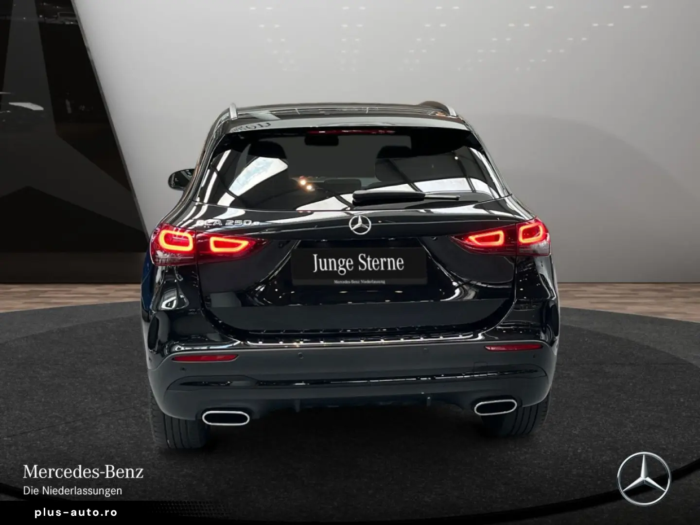 MERCEDES-BENZ GLA 250 e AMG Night Dist Pano 360  AHK LED