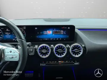 MERCEDES-BENZ GLA 250 e AMG Night Dist Pano 360  AHK LED
