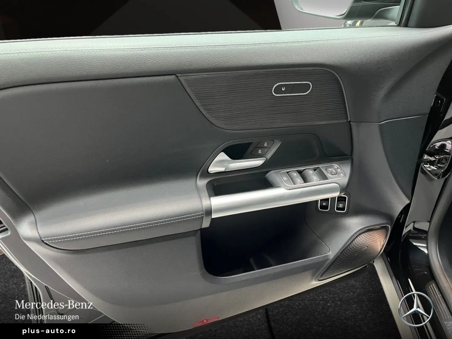 MERCEDES-BENZ GLA 250 e AMG Night Dist Pano 360  AHK LED