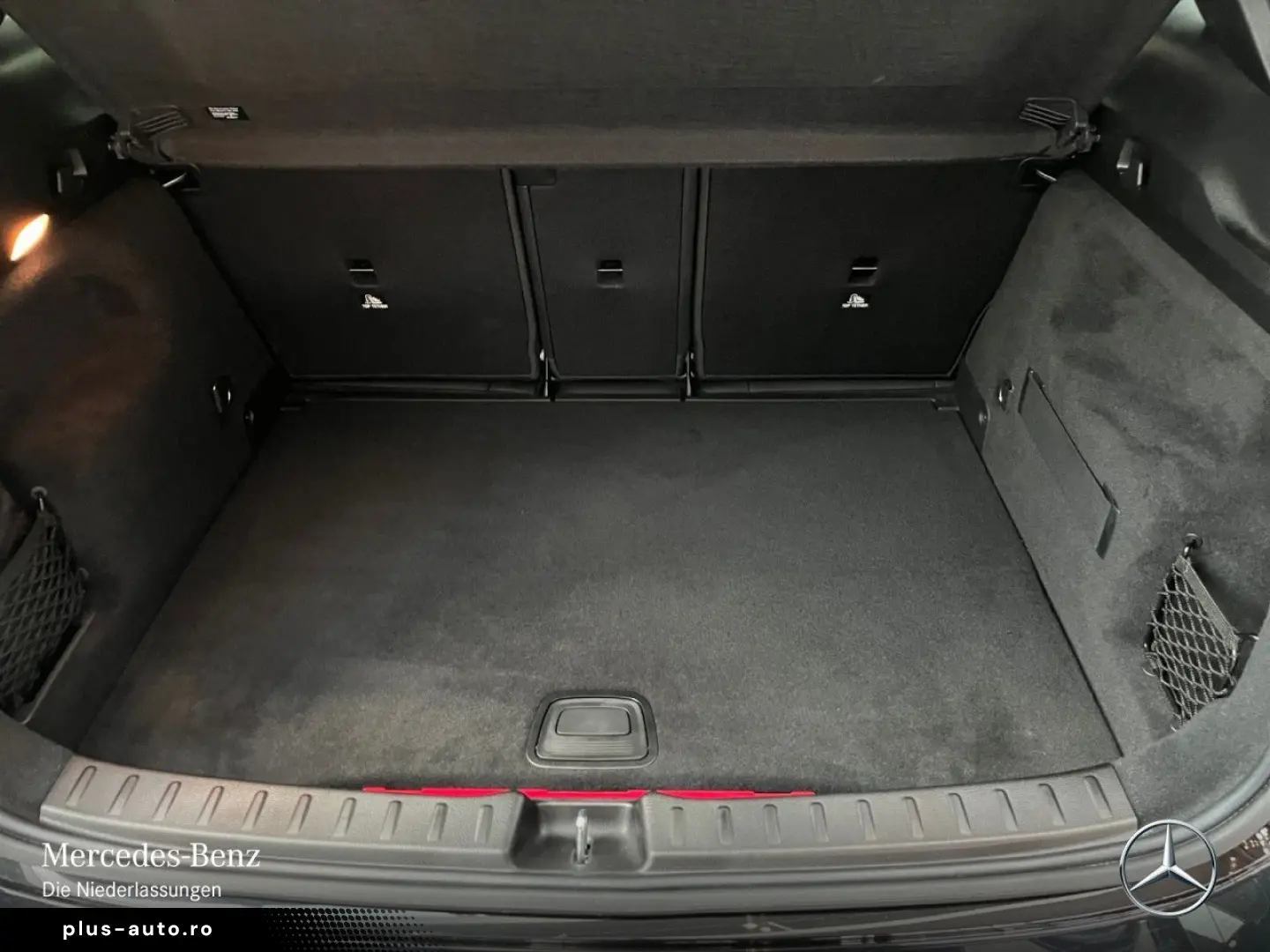 MERCEDES-BENZ GLA 250 e AMG Night Dist Pano 360  AHK LED