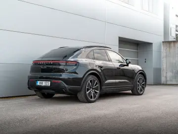 PORSCHE Macan Electric 4 Offroad Matrix PASM APPROVED