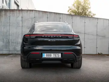 PORSCHE Macan Electric 4 Offroad Matrix PASM APPROVED