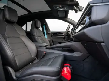 PORSCHE Macan Electric 4 Offroad Matrix PASM APPROVED