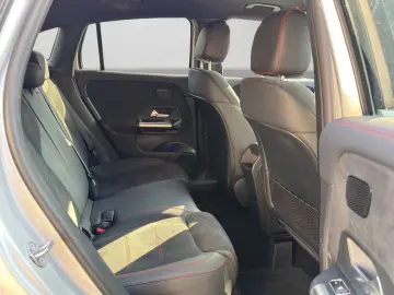 MERCEDES-BENZ GLA 250 e AMG LINE 360  LED LM19 ALCANTARA