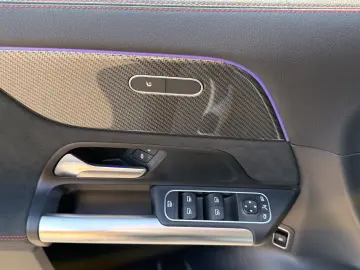 MERCEDES-BENZ GLA 250 e AMG LINE 360  LED LM19 ALCANTARA