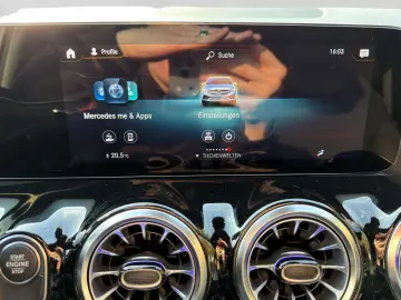 MERCEDES-BENZ GLA 250 e AMG LINE 360  LED LM19 ALCANTARA