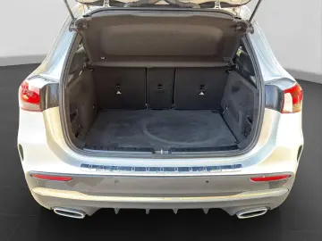 MERCEDES-BENZ GLA 250 e AMG LINE 360  LED LM19 ALCANTARA