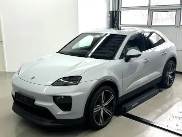 PORSCHE Macan 4 HeadUp 2xDisplay Pano ACC 22  Carbon