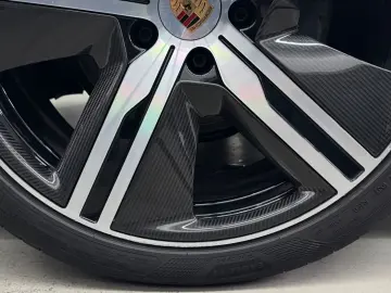 PORSCHE Macan 4 HeadUp 2xDisplay Pano ACC 22  Carbon