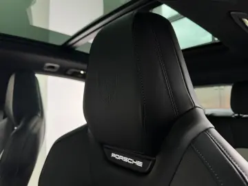 PORSCHE Macan 4 HeadUp 2xDisplay Pano ACC 22  Carbon