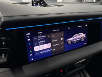 PORSCHE Macan 4 HeadUp 2xDisplay Pano ACC 22  Carbon