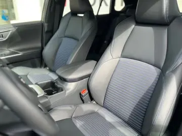 TOYOTA RAV4 Hybrid Style AWD 4x4 - AHK  LED  BT  Navi