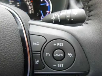 TOYOTA RAV4 Hybrid Style AWD 4x4 - AHK  LED  BT  Navi