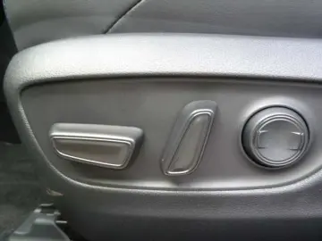 TOYOTA RAV4 Hybrid Style AWD 4x4 - AHK  LED  BT  Navi