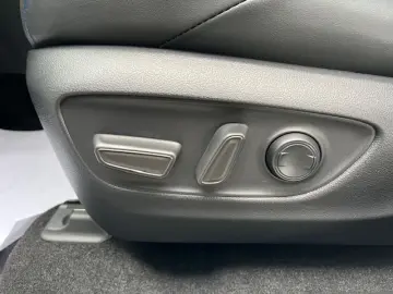 TOYOTA RAV4 Hybrid Style AWD 4x4 - AHK  LED  BT  Navi