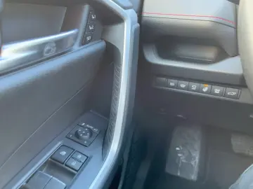 TOYOTA RAV4 2.5 4x4 Style LED Navi SHZ 2xKlima 360 Kam.