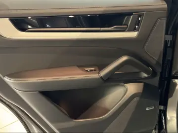 Porsche Cayenne E-Hybrid InnoDrive Head-Up