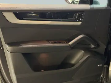 Porsche Cayenne E-Hybrid InnoDrive Head-Up