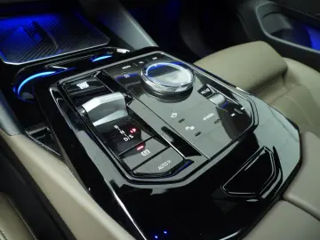 BMW 550 5 Serie Sedan 550e xDrive   M-Sportpakket