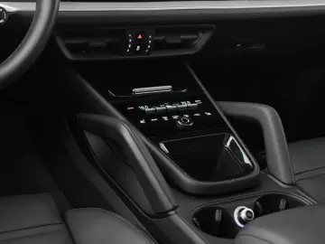 Porsche Cayenne E-Hybrid Coupe InnoDrive Head-Up