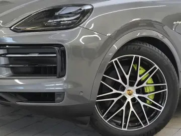 Porsche Cayenne E-Hybrid Coupe InnoDrive Head-Up