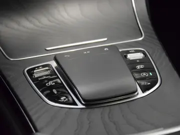 MERCEDES-BENZ GLC 43 Coupe AMG 4Matic Pano s.AGA HuD…