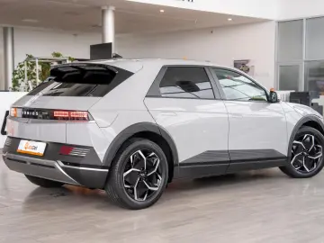Hyundai IONIQ 5 Long Range 72 6 kWh