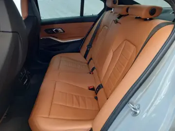 BMW 320 xDr M Sport LED  HeadUp M-Sitze 360K DrivPro