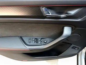 SKODA Kodiaq 2.0 TSI DSG 4x4 RS DCC MATRIX