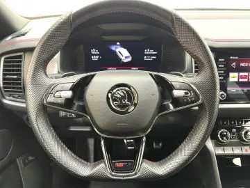 SKODA Kodiaq 2.0 TSI DSG 4x4 RS DCC MATRIX