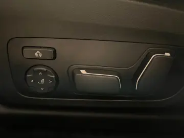 BMW 320d xDrive M Sport ACC HuD 360  Schiebedach 19