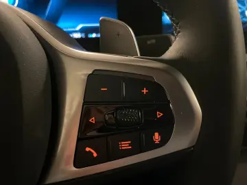 BMW 320d xDrive M Sport ACC HuD 360  Schiebedach 19